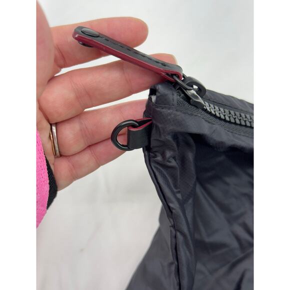 MK Wallace make up/ storage bag black - Picture 4 of 5